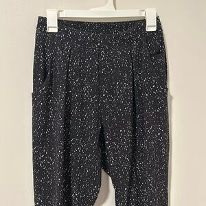 Lululemon Lightweight Black Joggers Travel Athletic Hiking Size 6